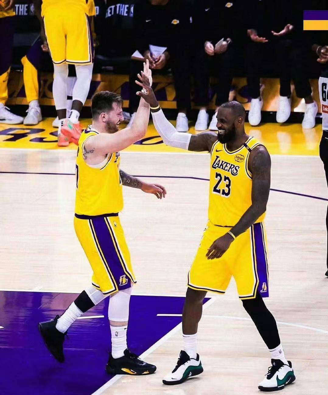 鹈鹕惊艳全场，西蒙斯助攻爆棚，状态爆棚逆转取胜！的简单介绍-熊猫体育在线平台